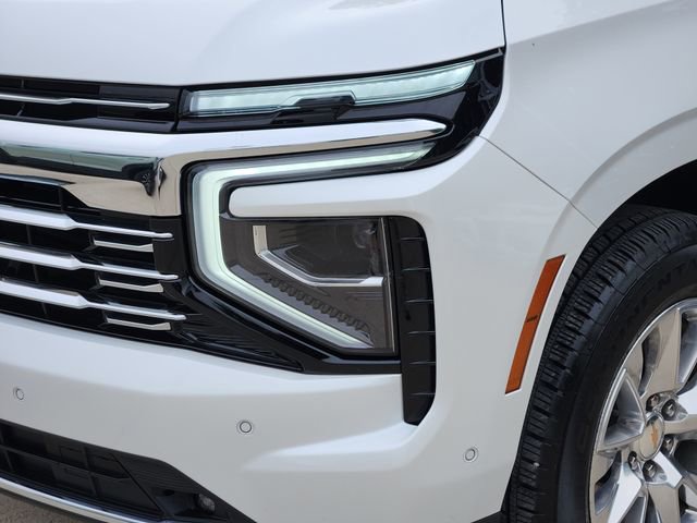 Used 2025 Chevrolet Suburban Premier AWD/4WD image 7