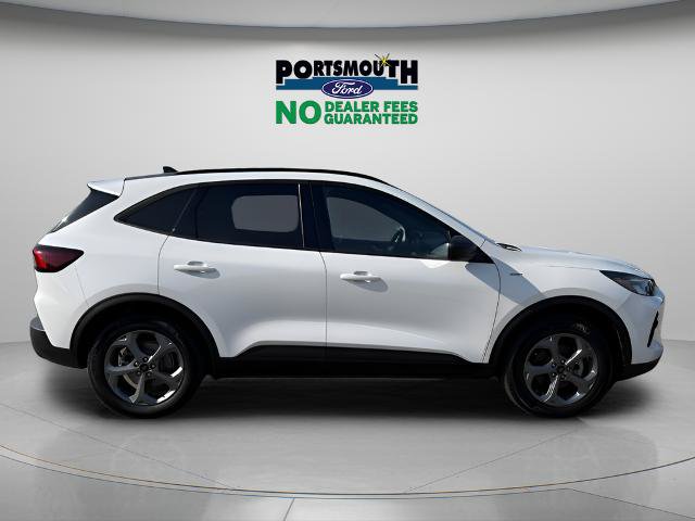 Certified 2025 Ford Escape ST-Line w/ Tech Pack #1 AWD/4WD image 6