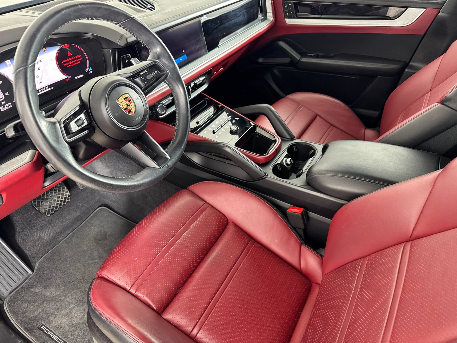 Certified 2024 Porsche Cayenne AWD/4WD image 4