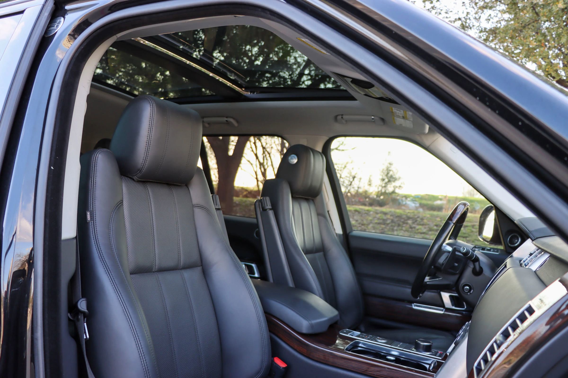 Used 2016 Land Rover Range Rover Supercharged image 21