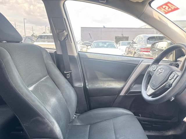 Used 2017 Toyota RAV4 LE FWD image 13