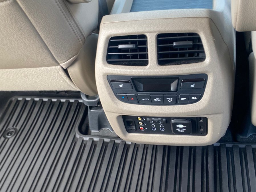 Used 2017 Honda Pilot Elite image 33