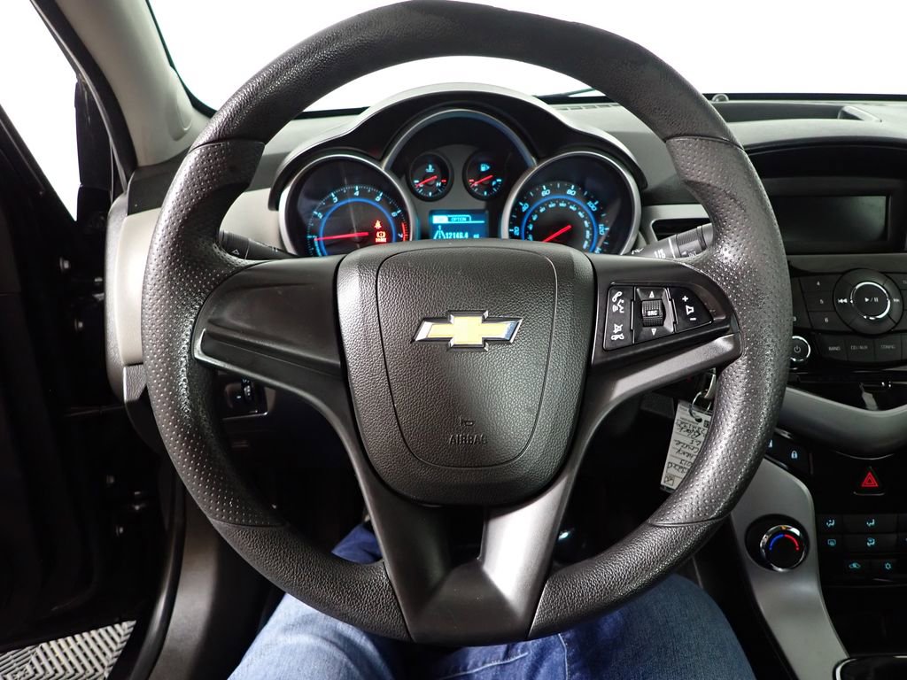 Used 2013 Chevrolet Cruze LS image 31