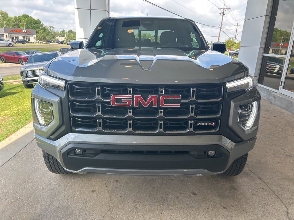 Used 2025 GMC Canyon AT4 w/ AT4 Premium Package AWD/4WD image 3