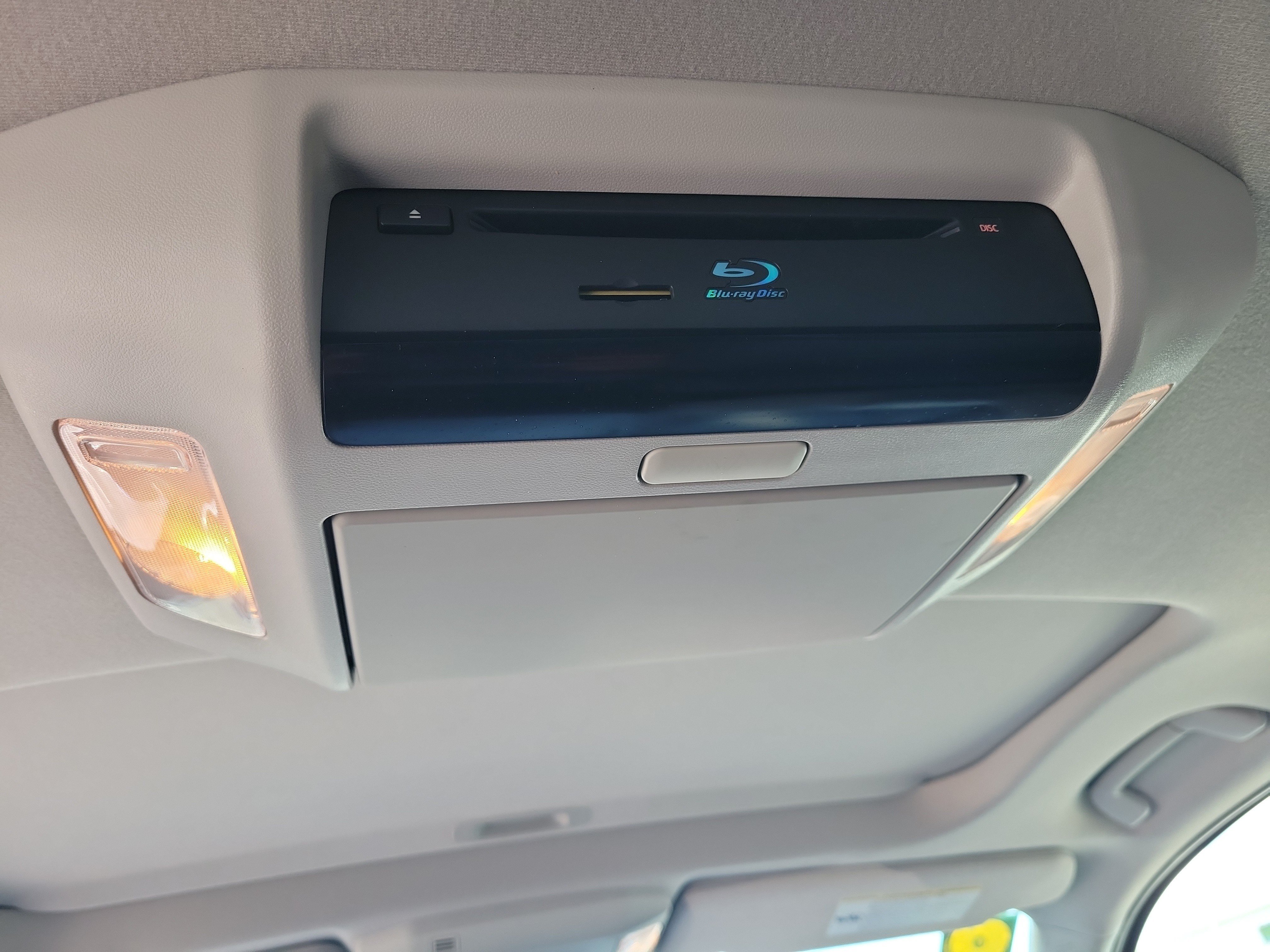 Used 2018 Toyota Sequoia Platinum AWD/4WD image 19