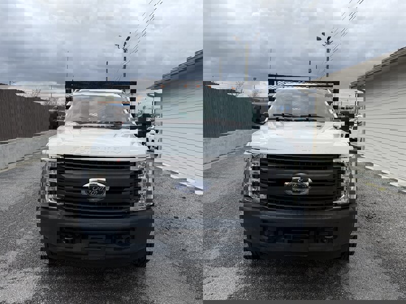 Used 2018 Ford F450 XL image 4