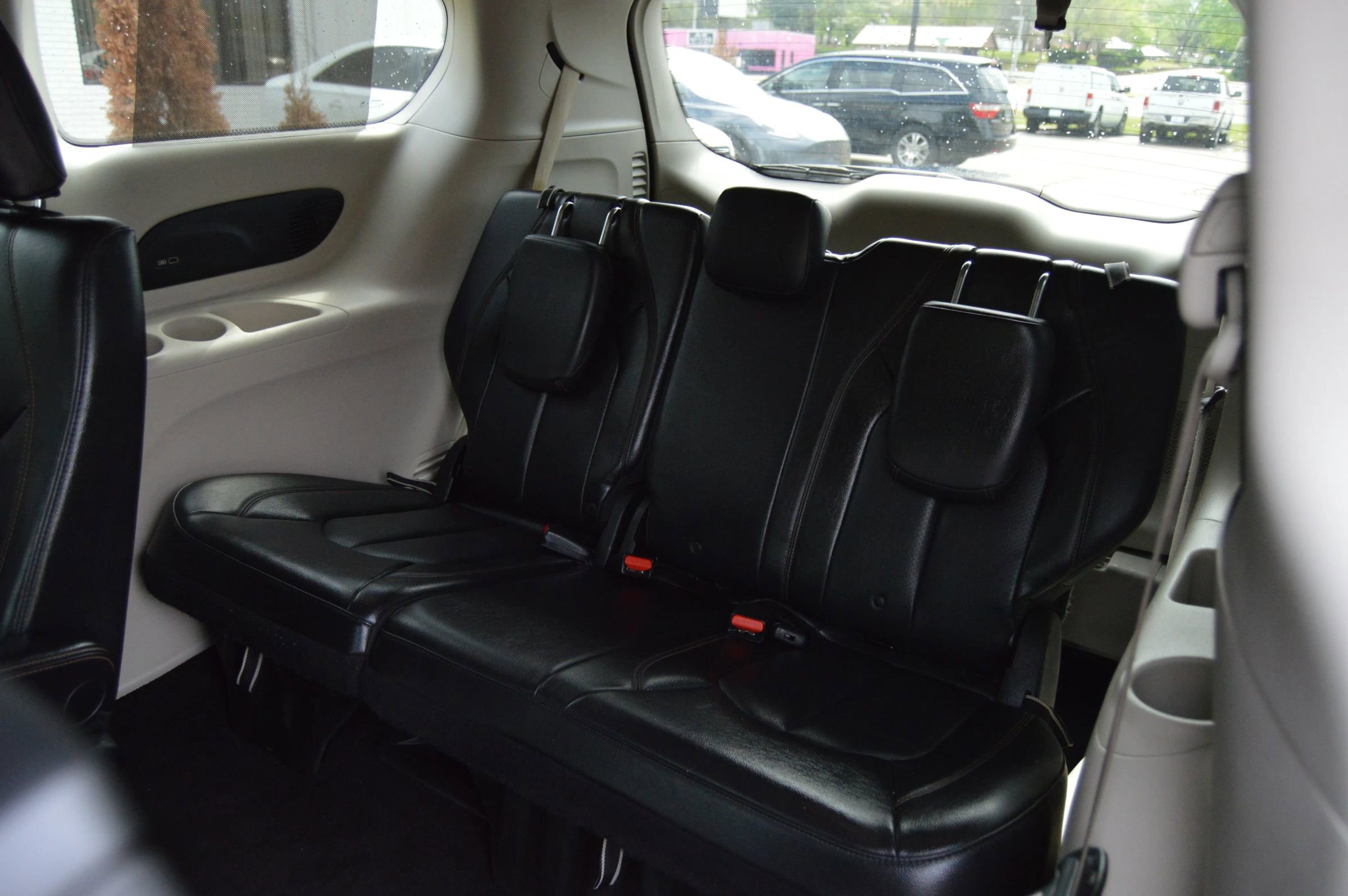 Used 2018 Chrysler Pacifica Touring-L w/ Advanced Safetytec Group FWD image 19