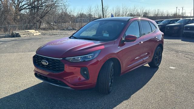 Certified 2024 Ford Escape ST-Line Elite w/ Premium Technology Package image 7