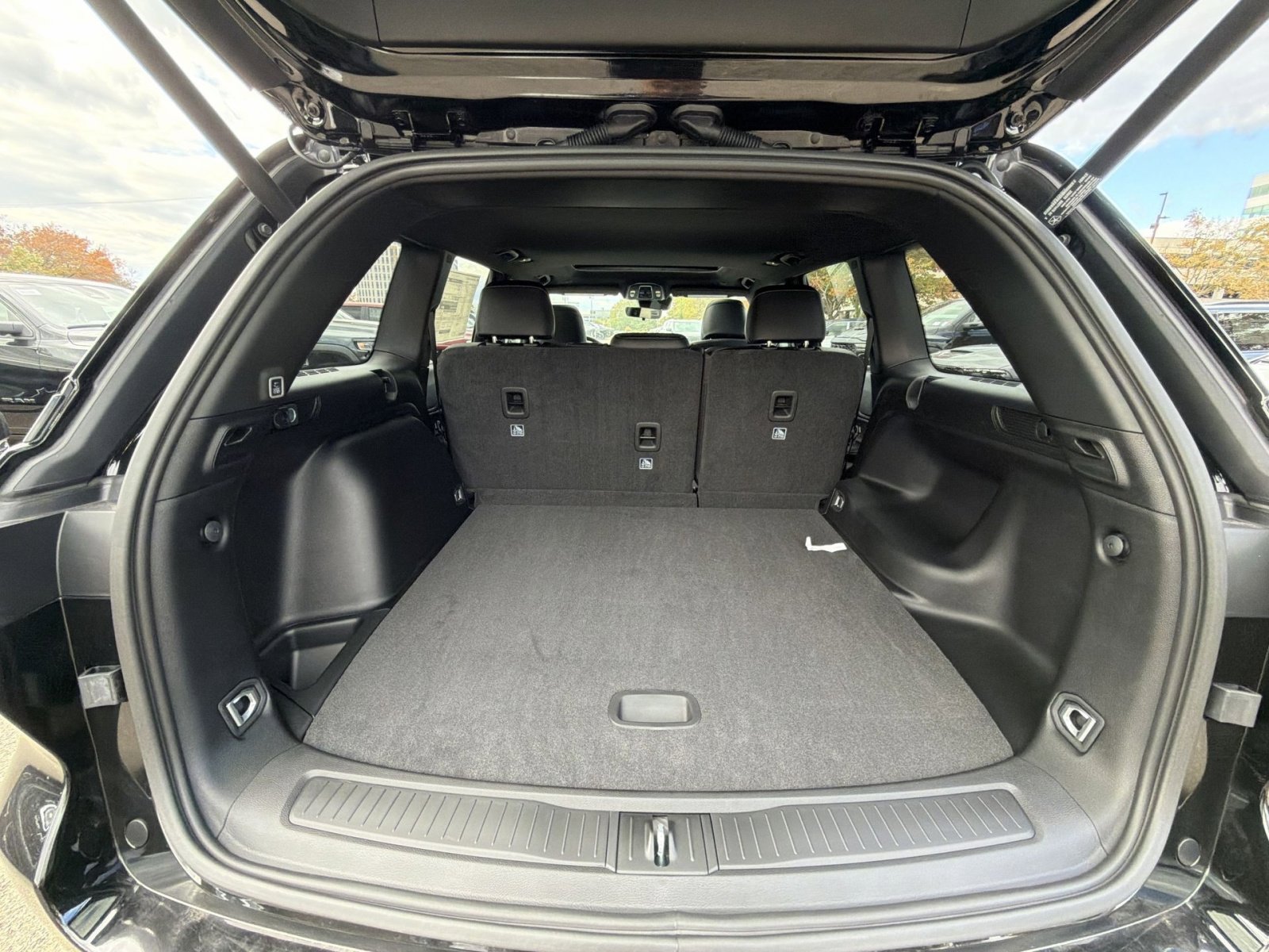 New 2025 Jeep Grand Cherokee Laredo image 25