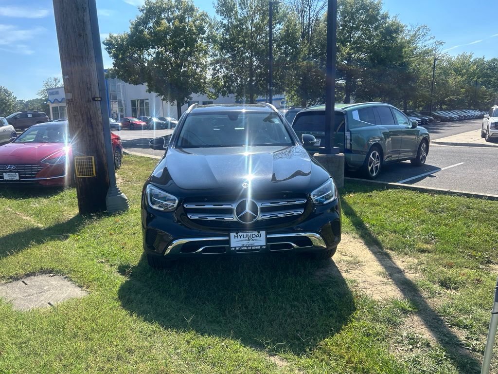 Used 2021 Mercedes-Benz GLC 300 4MATIC image 2