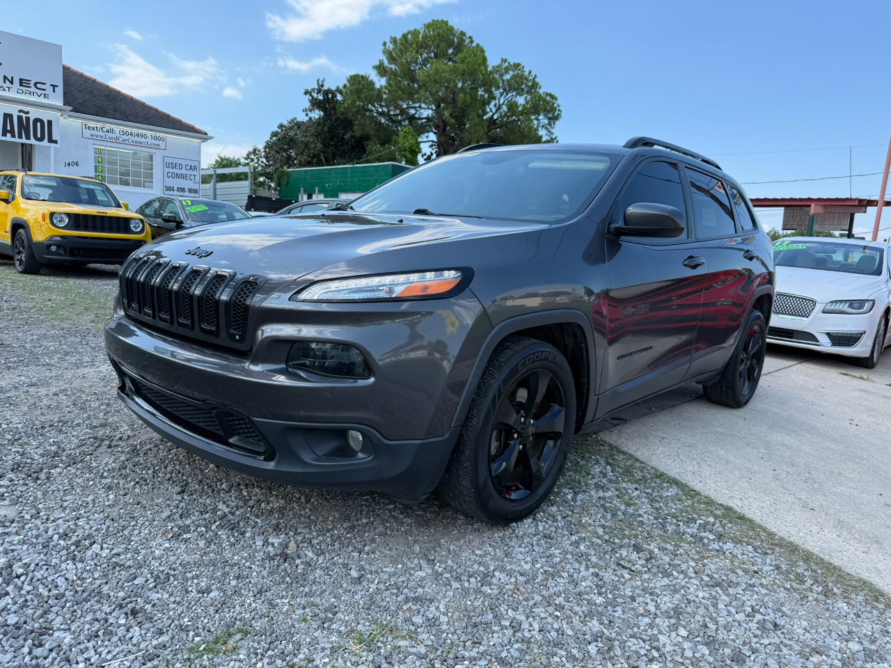 Used 2018 Jeep Cherokee Latitude w/ Altitude Package