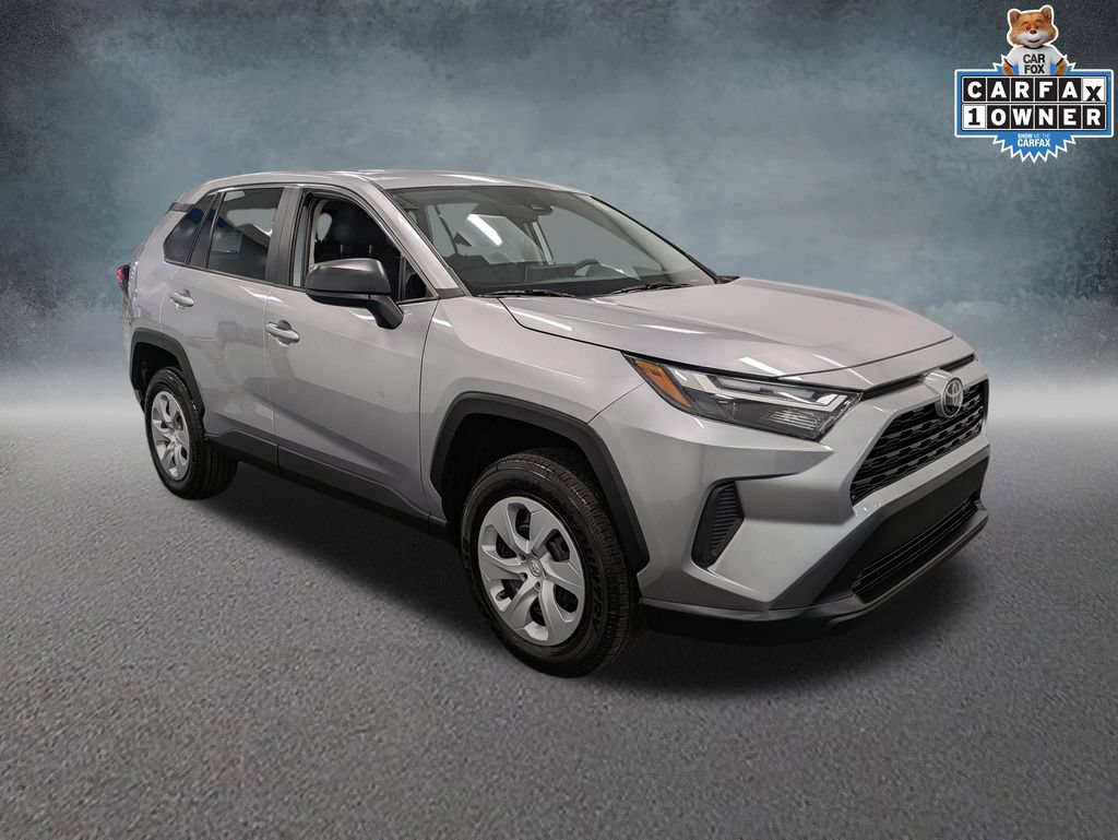 Used 2024 Toyota RAV4 LE AWD/4WD image 3