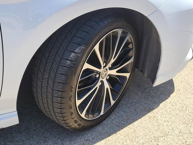 Used 2020 Toyota Camry SE w/ Carpet Mat Package image 5