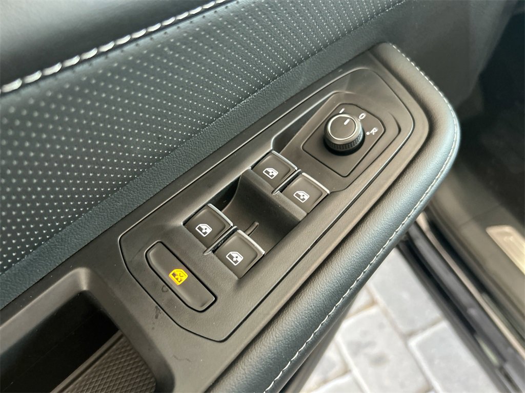 New 2026 Volkswagen Atlas SE image 11