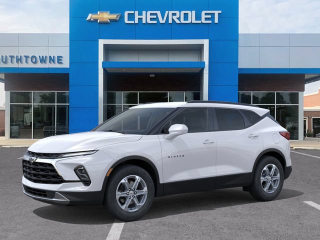 New 2026 Chevrolet Blazer LT w/ Convenience Package FWD image 2