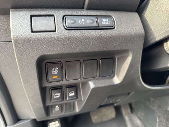Used 2025 Nissan Frontier SV AWD/4WD image 10