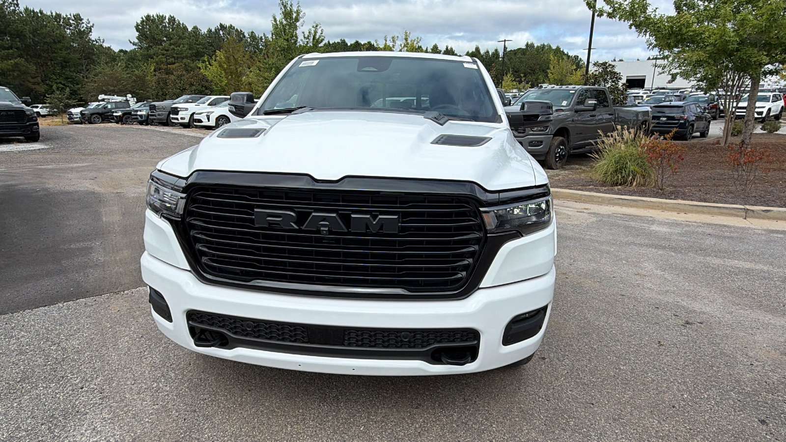New 2027 RAM 1500 Laramie AWD/4WD image 3