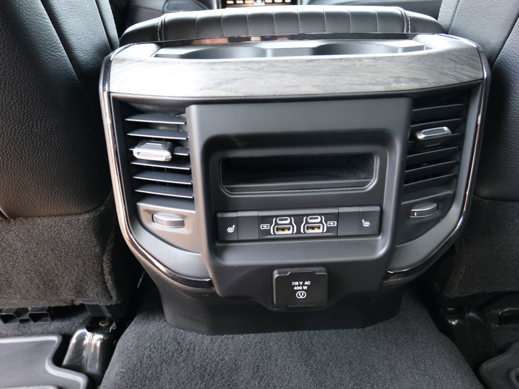 Used 2025 RAM 3500 Limited image 31