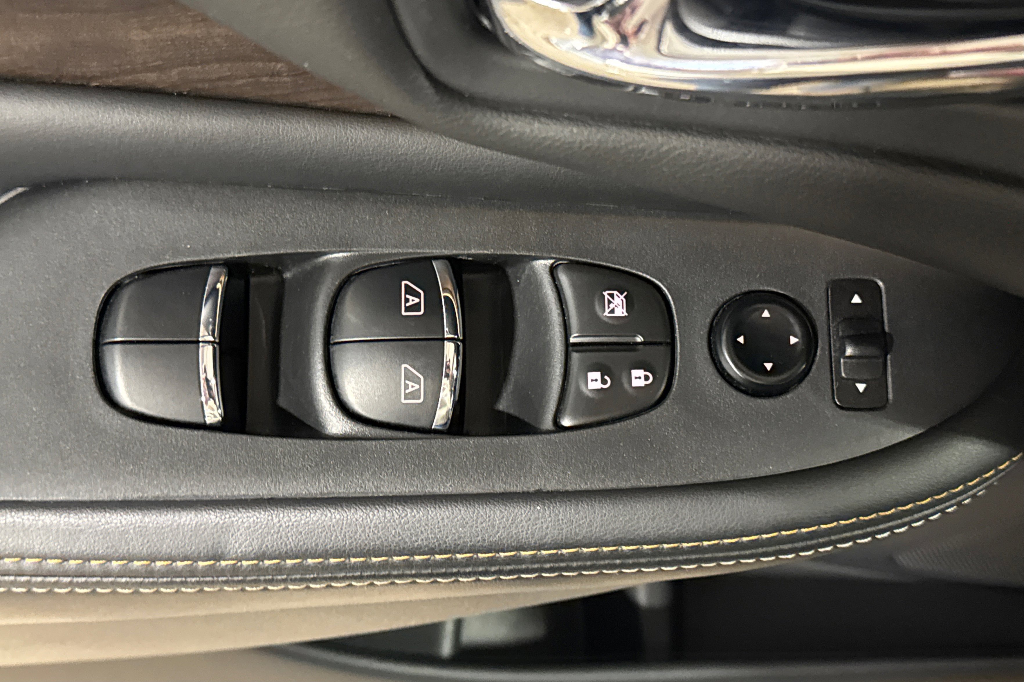 Used 2023 Nissan Murano Platinum AWD/4WD image 17