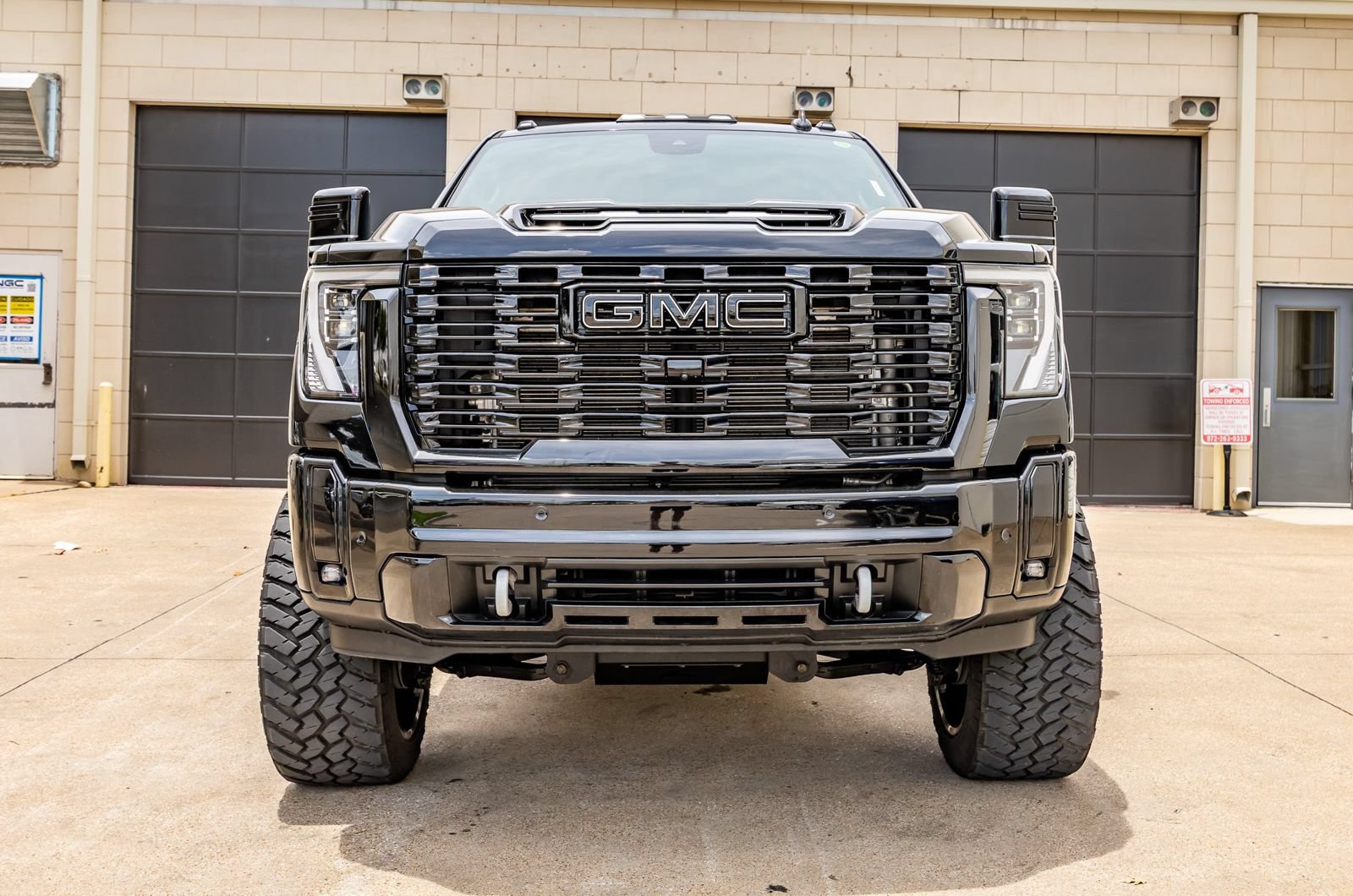 Used 2025 GMC Sierra 2500 Denali Ultimate AWD/4WD video 2