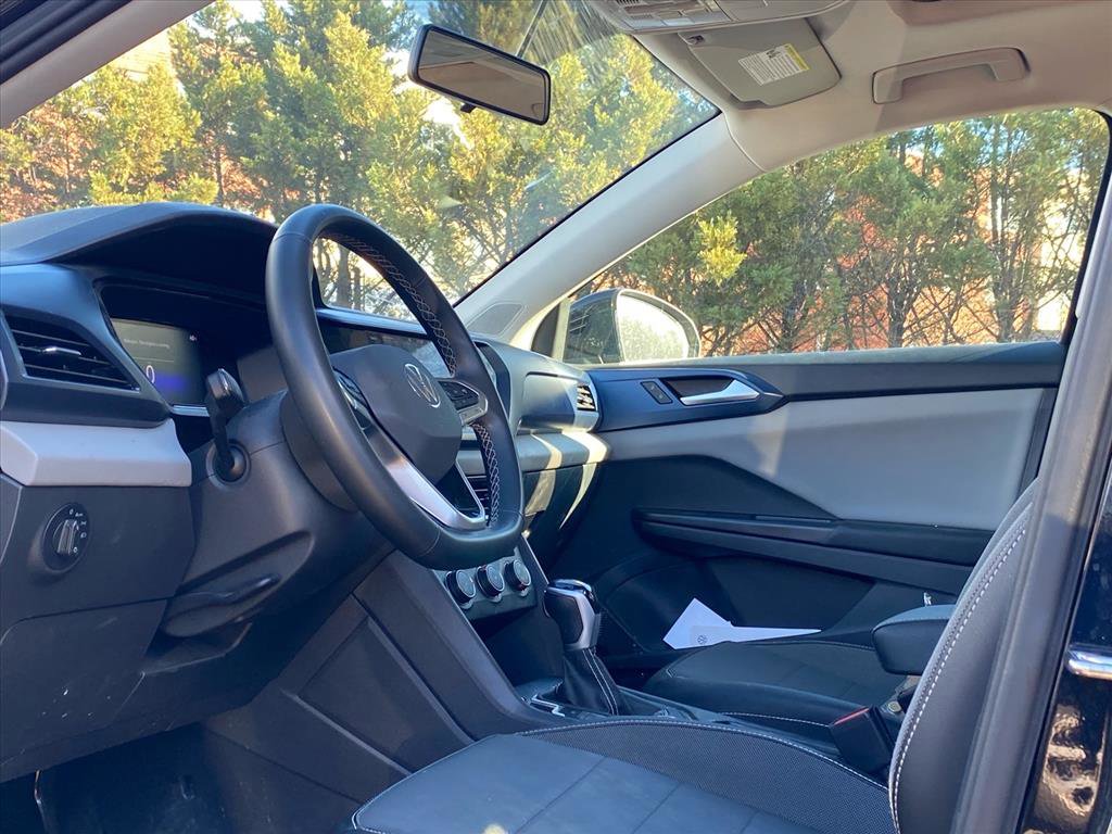 Used 2022 Volkswagen Taos SE w/ Panoramic Sunroof Package image 9