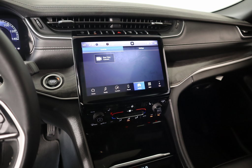 Used 2024 Jeep Grand Cherokee Limited w/ Black Appearance Package image 5