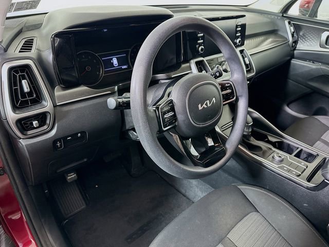 Used 2022 Kia Sorento LX image 12