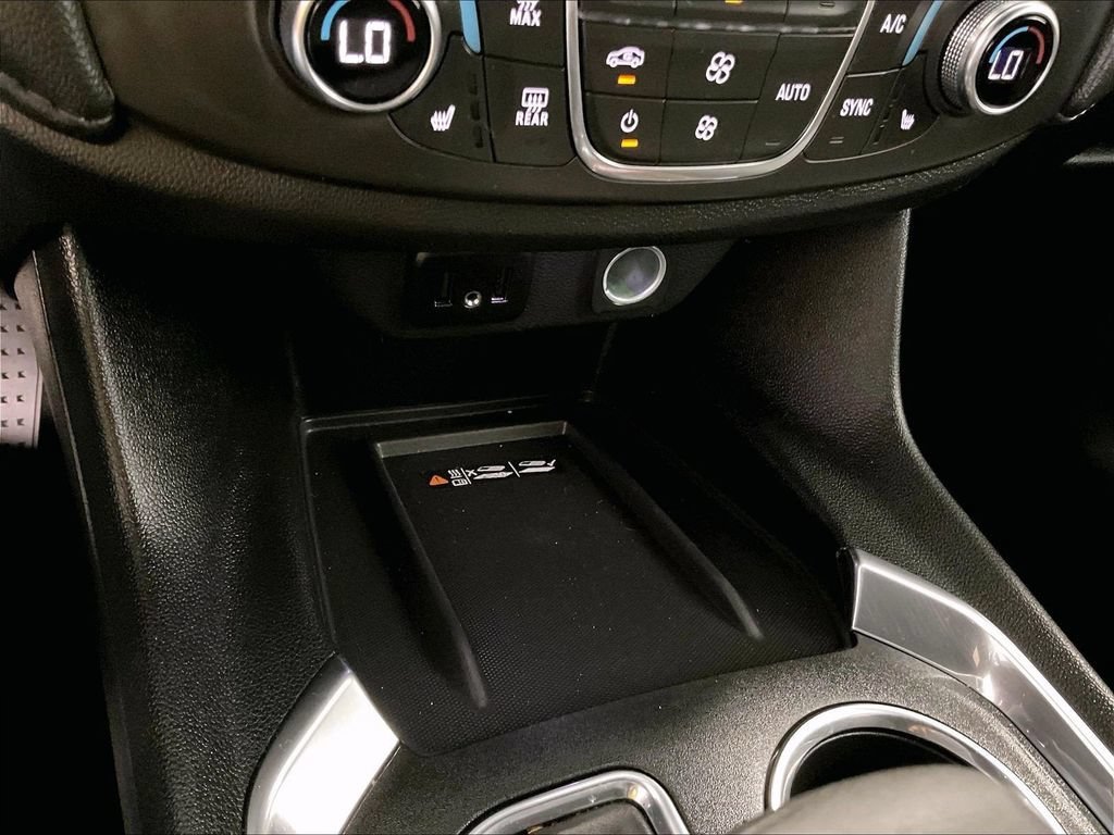 Used 2023 Chevrolet Traverse LT w/ Rear Camera Mirror Package AWD/4WD image 27