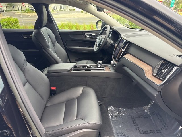 Certified 2022 Volvo XC60 B5 Momentum w/ Advanced Package image 15