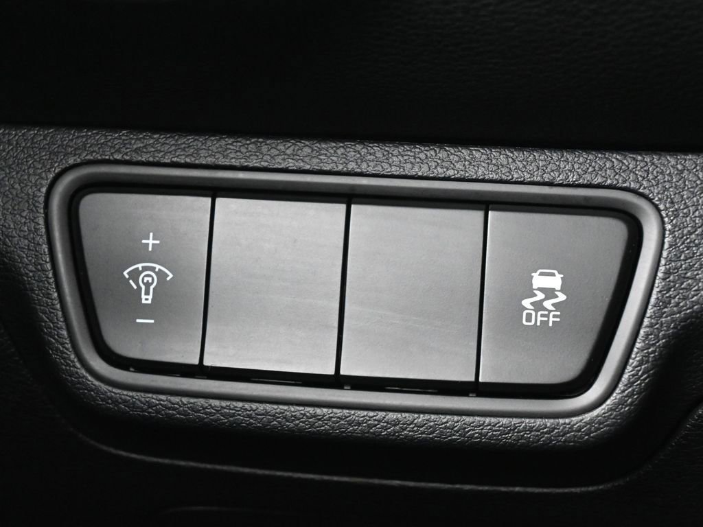 Used 2023 Kia Forte LXS image 16