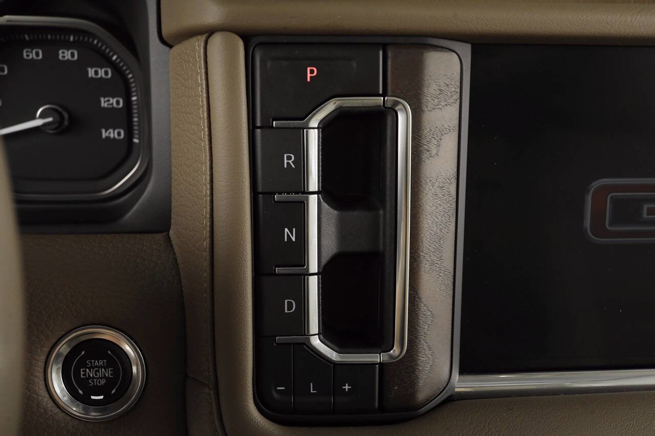 Used 2021 GMC Yukon Denali w/ Denali Premium Package image 26