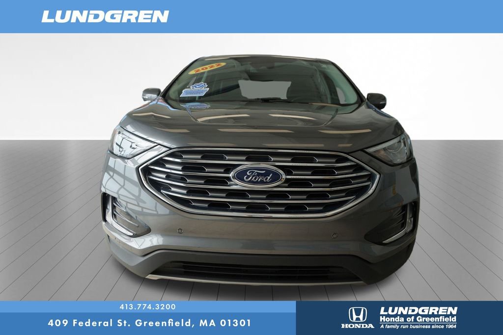 Used 2022 Ford Edge Titanium image 2