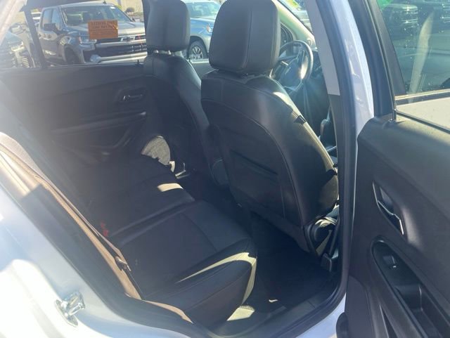 Used 2022 Chevrolet Trax LT w/ Sport Edition FWD image 12