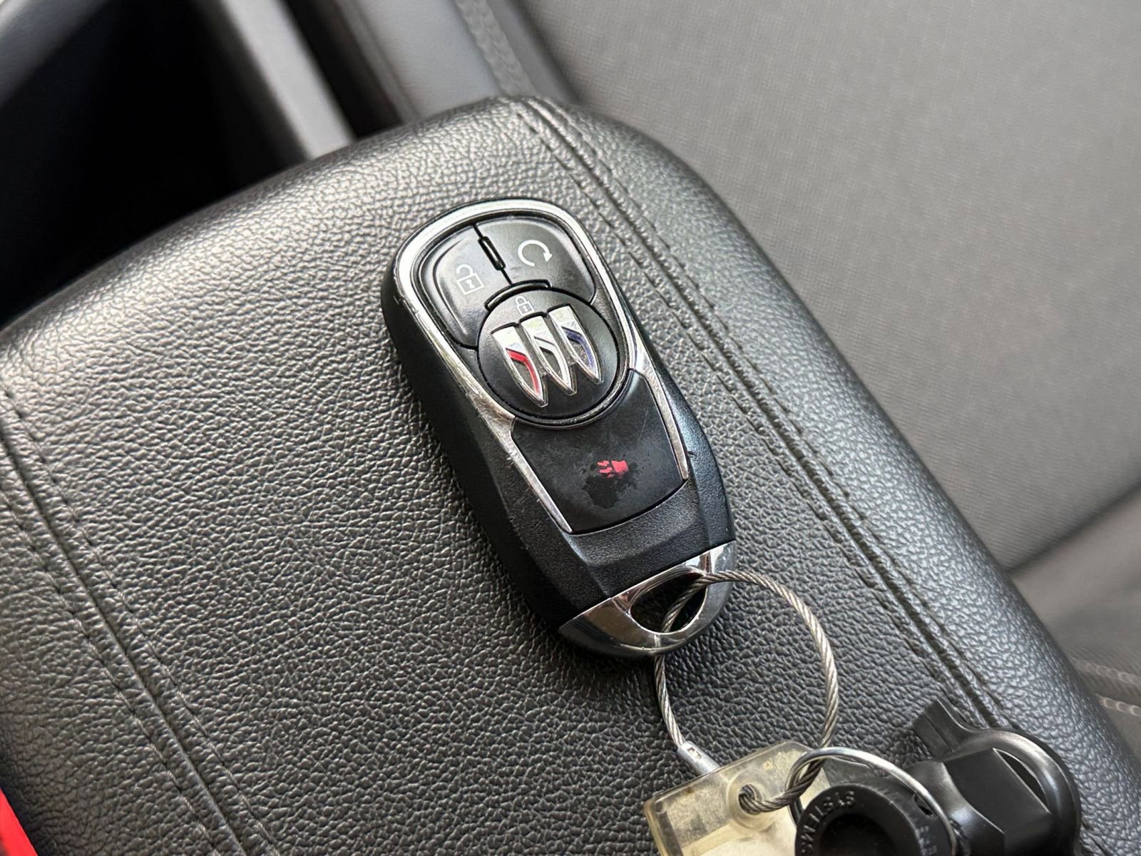 Used 2025 Buick Encore GX Preferred AWD/4WD image 21
