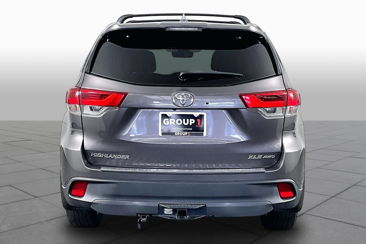 Used 2019 Toyota Highlander XLE AWD/4WD image 5