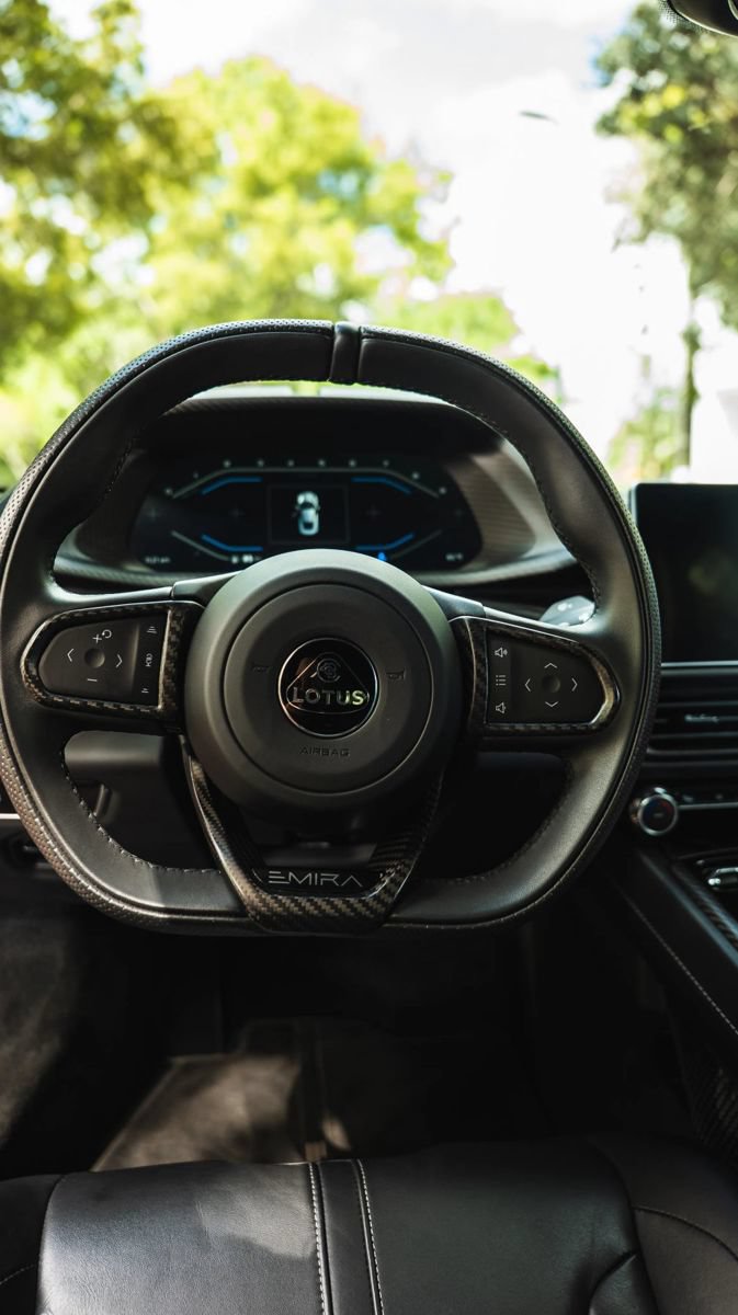 Used 2025 Lotus Emira RWD image 20
