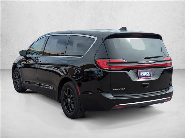 Used 2024 Chrysler Pacifica Touring-L image 8