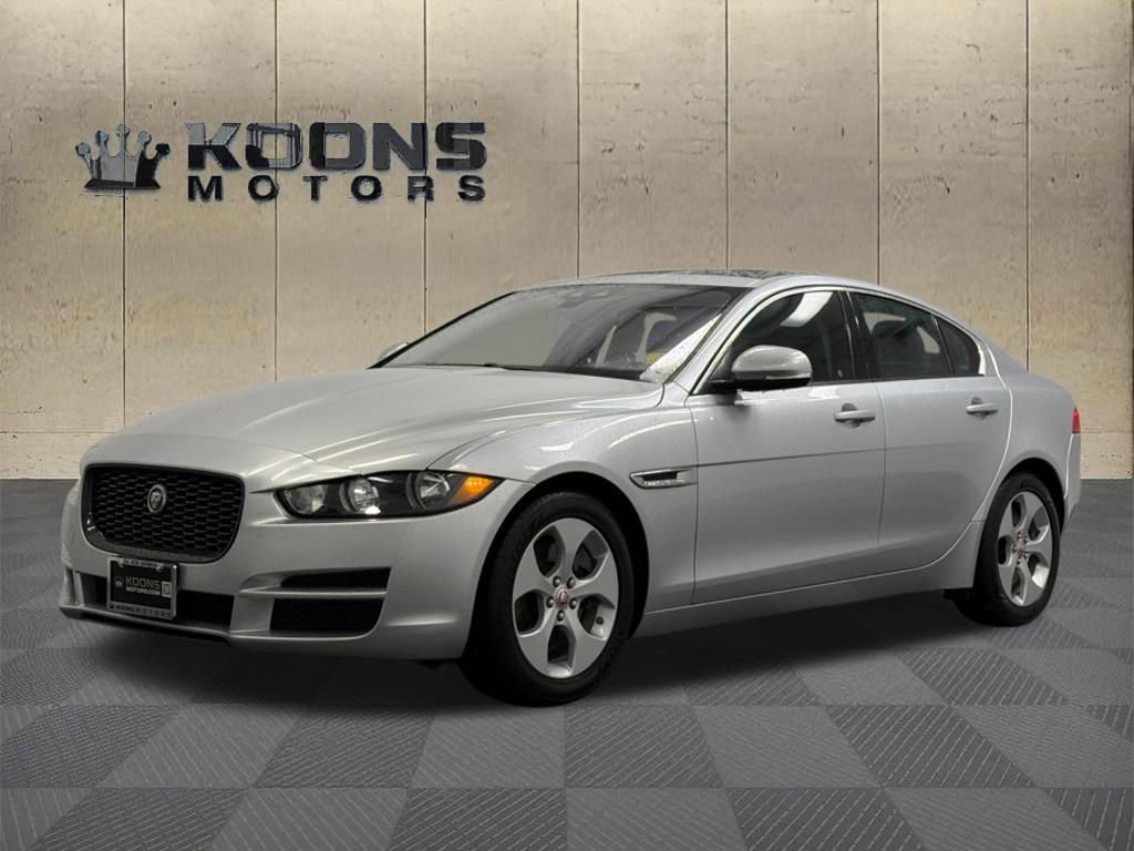 Used 2018 Jaguar XE Premium image 1