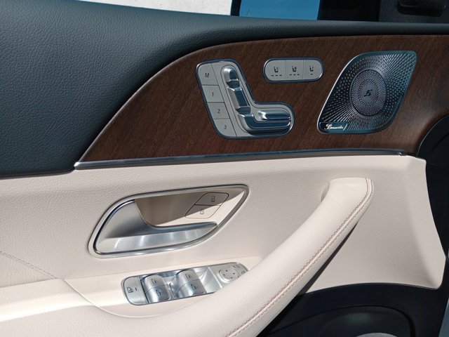 New 2027 Mercedes-Benz GLS 450 4MATIC image 4