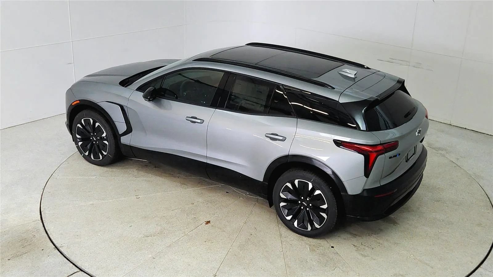 New 2025 Chevrolet Blazer EV RS RWD image 17