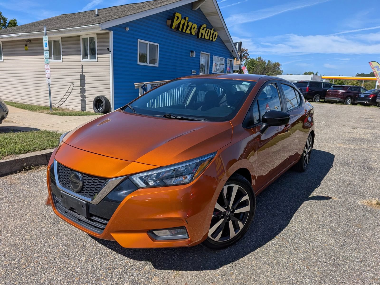 Used 2021 Nissan Versa SR w/ Convenience Package FWD image 2