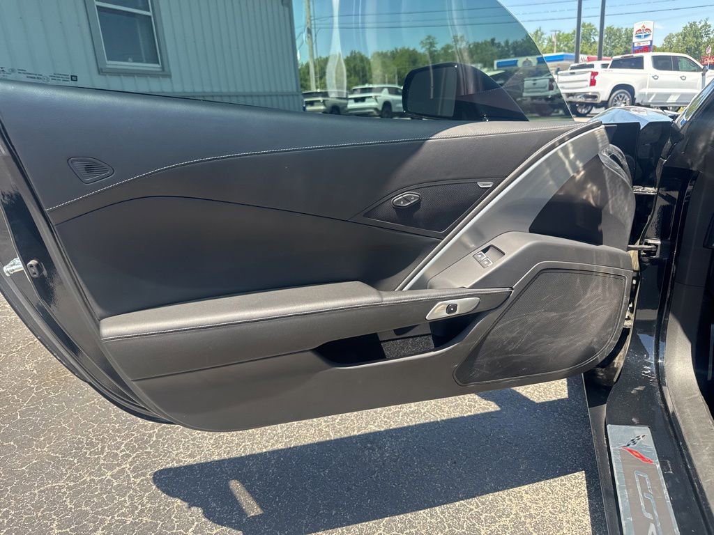 Used 2014 Chevrolet Corvette Stingray Coupe RWD image 14