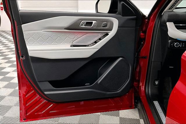 Used 2025 Ford Explorer Platinum w/ Ultimate Package image 18