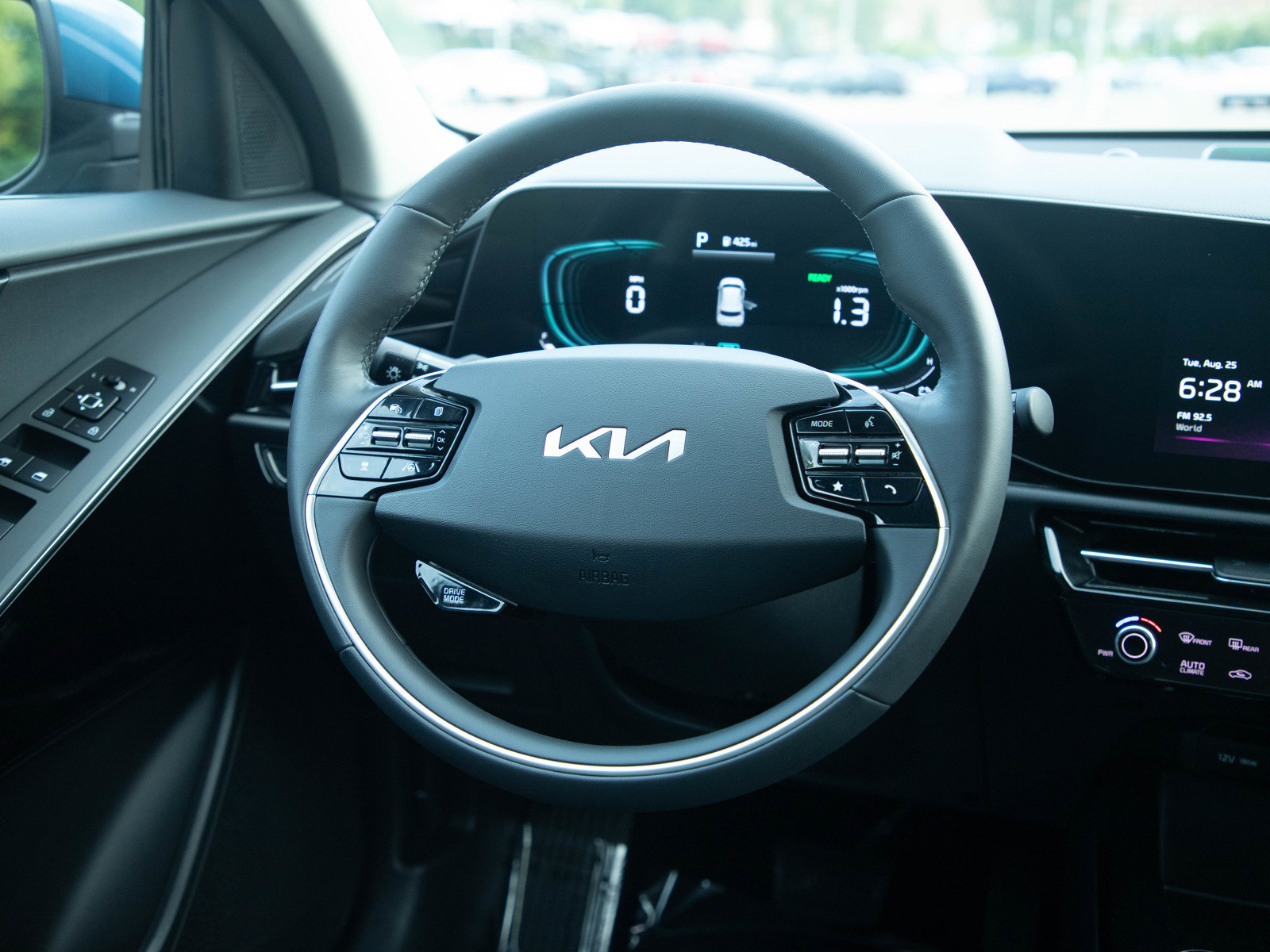 Used 2023 Kia Niro EX w/ EX Cold Weather Package FWD image 14