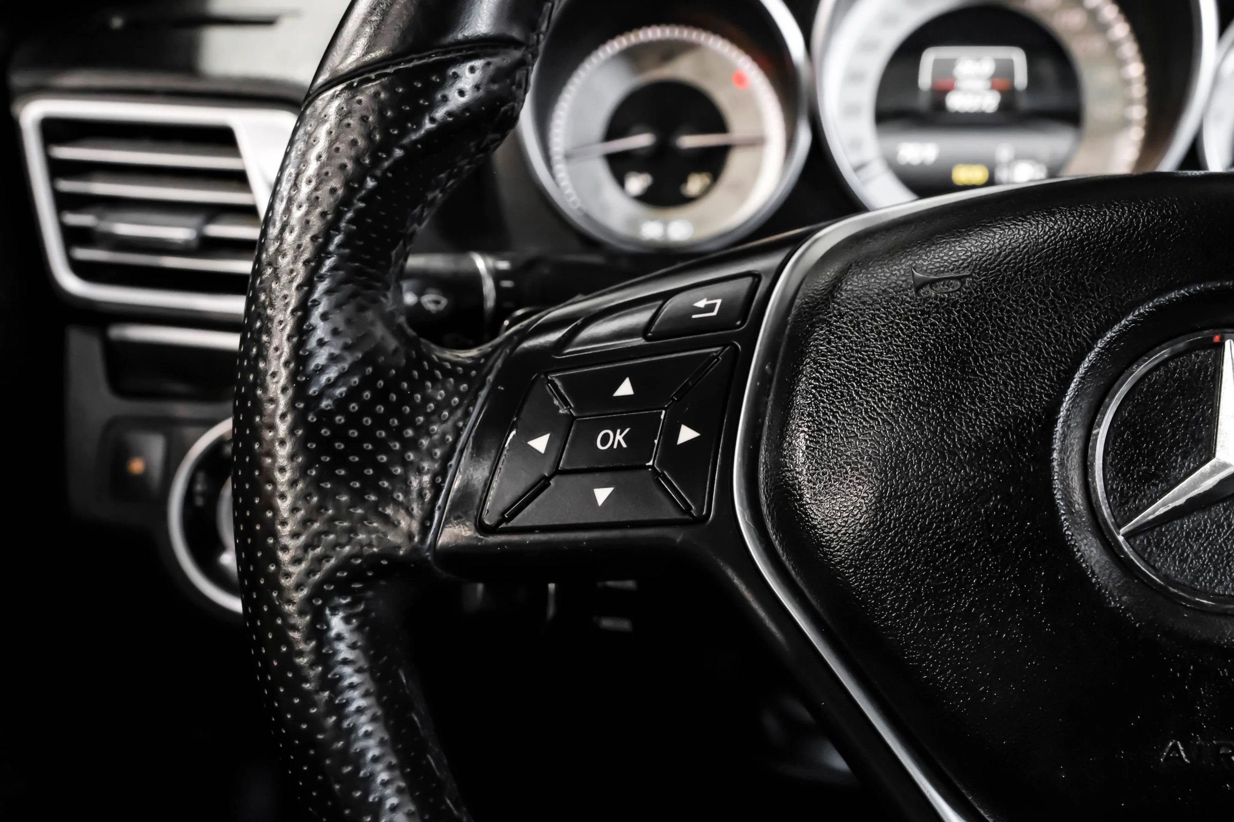 Used 2014 Mercedes-Benz E 550 Cabriolet image 20