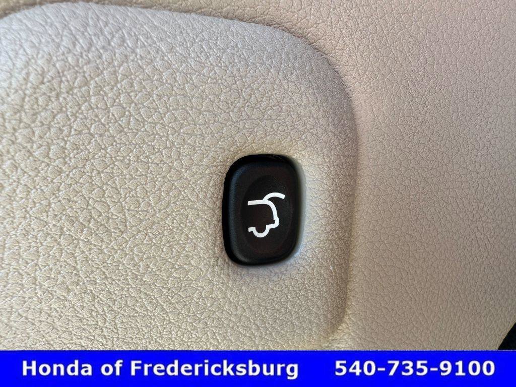 Used 2020 Jeep Grand Cherokee Limited w/ Luxury Group II image 41