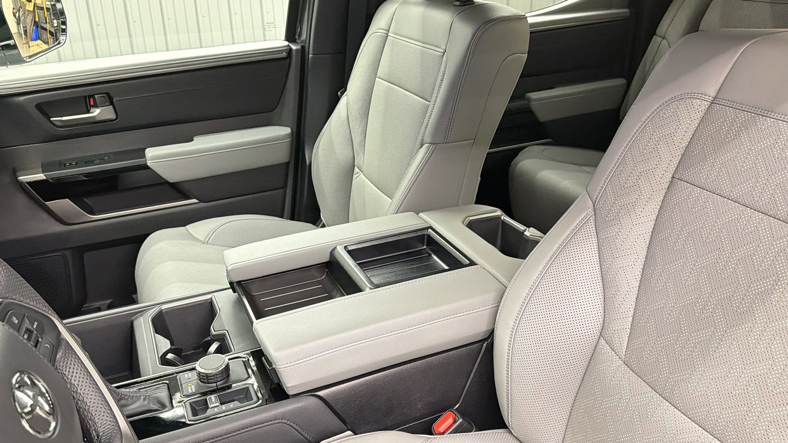 Used 2025 Toyota Tundra Limited image 27