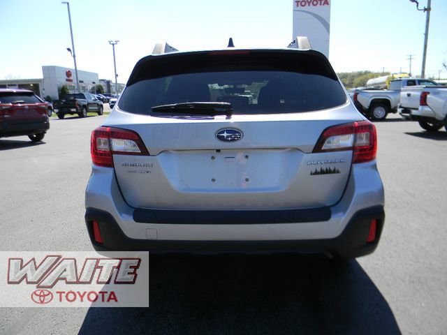 Used 2018 Subaru Outback 2.5i Premium AWD/4WD image 3