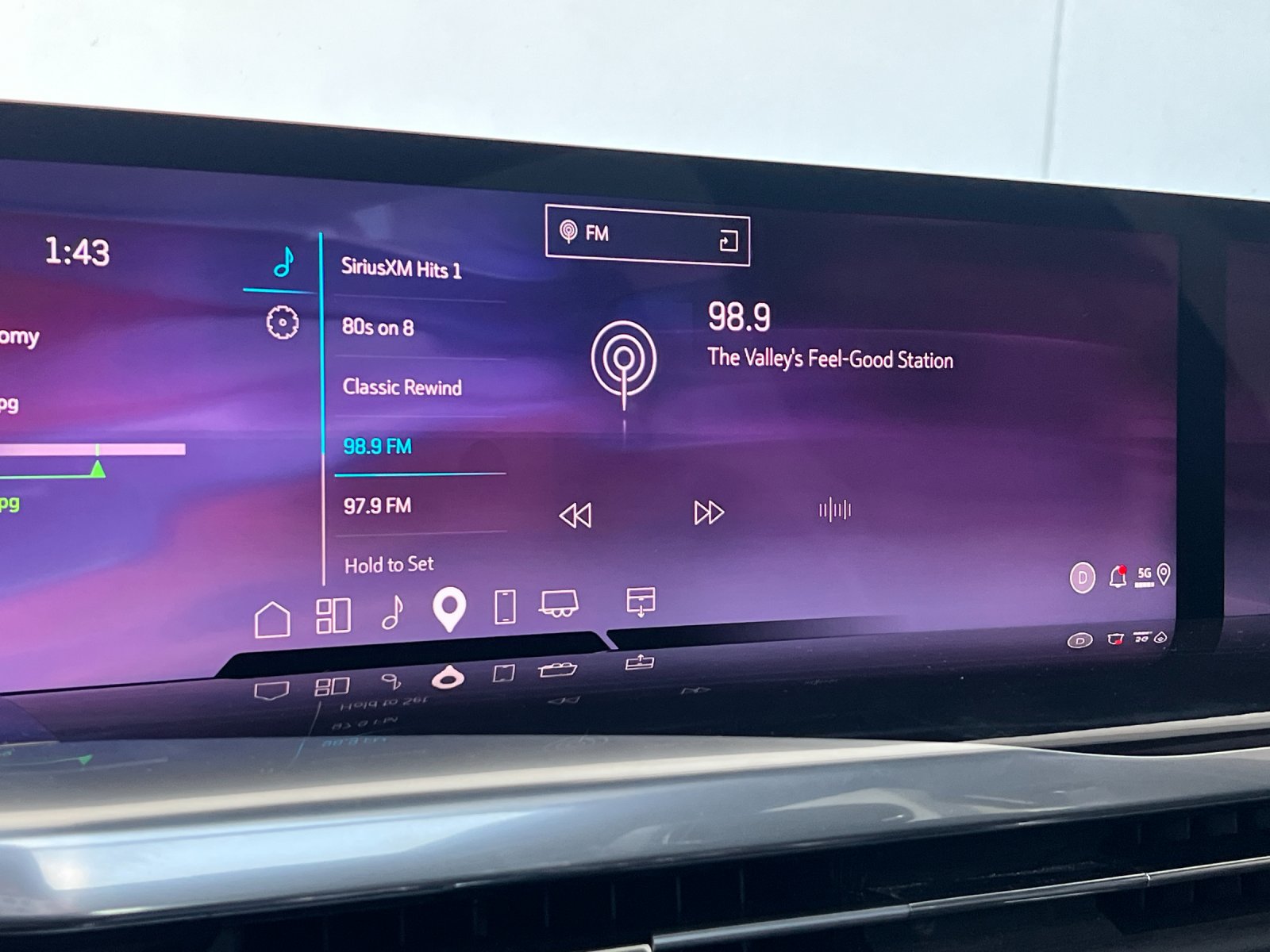 Certified 2025 Cadillac Escalade Sport w/ Touring Package AWD/4WD image 18