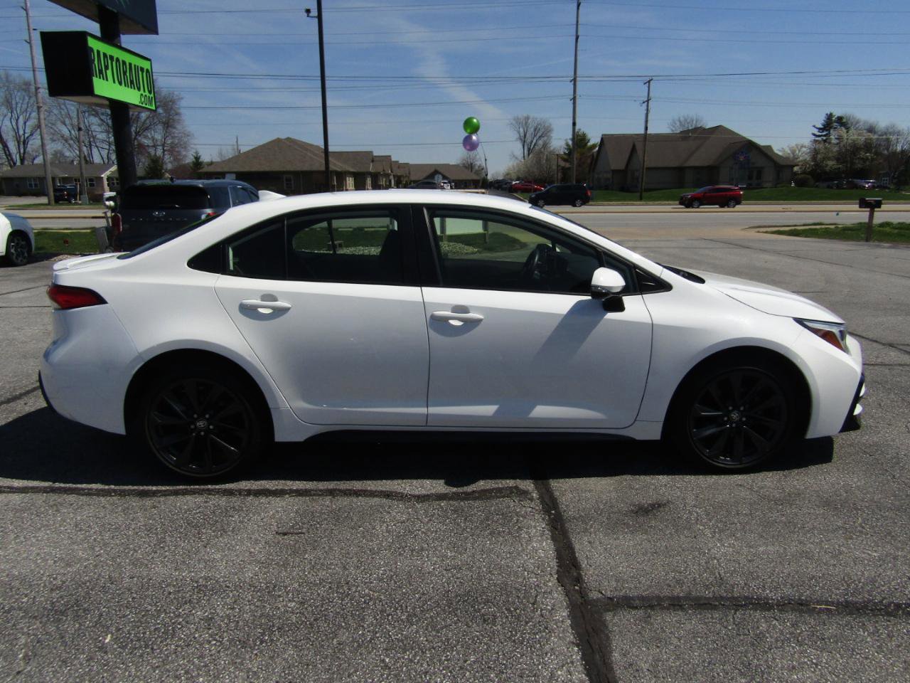 Used 2023 Toyota Corolla SE image 9